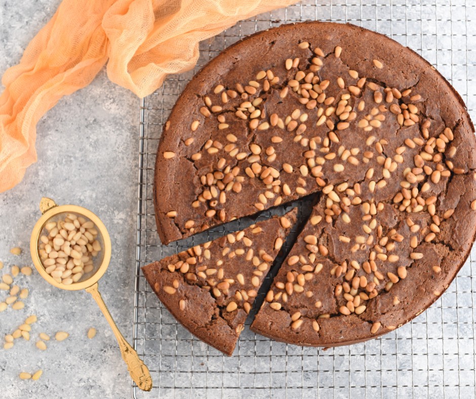 Gâteau aux pignons de pin et chocolat